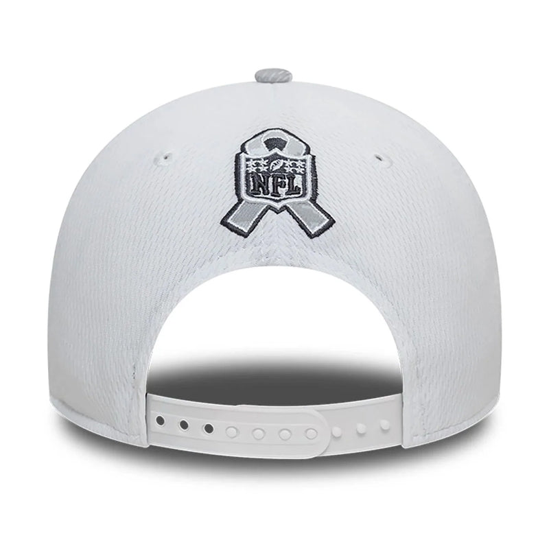 New England Patriots 9FORTY Salute To Service NFL Stretch Snap Adjustable White Cap by New Era - new