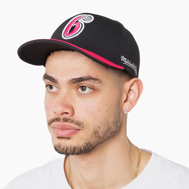 Sydney 6ers Official Adult On-Field Snapback Cap Cricket Big Bash League BBL By Mitchell & Ness - new